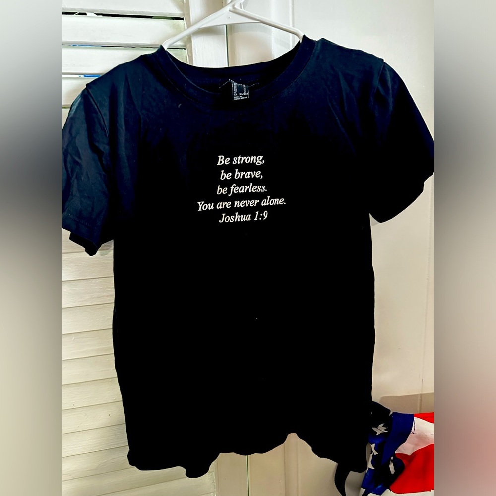 Black Forever21 Tshirt